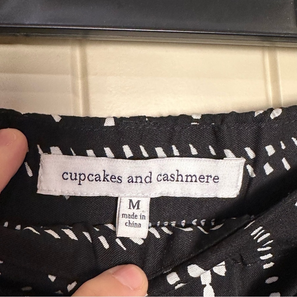Cupcakes and Cashmere Melena Dotted Stripe Crop Pants Size M EUC - Picture 12 of 15